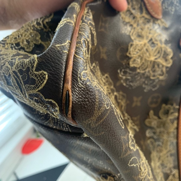 Louis Vuitton Monogram Dentelle Batignolles Horizontal Gold Used. - Picture 5 of 9